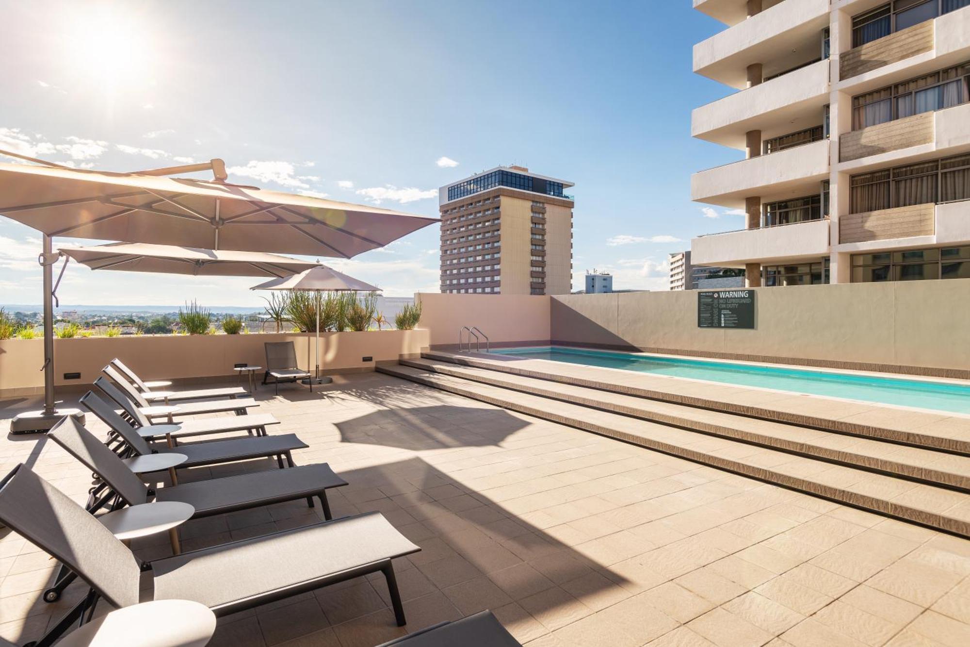 Hilton Garden Inn Windhoek Extérieur photo