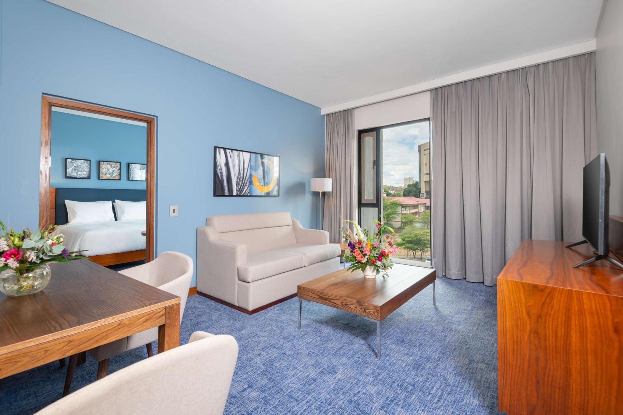 Hilton Garden Inn Windhoek Extérieur photo