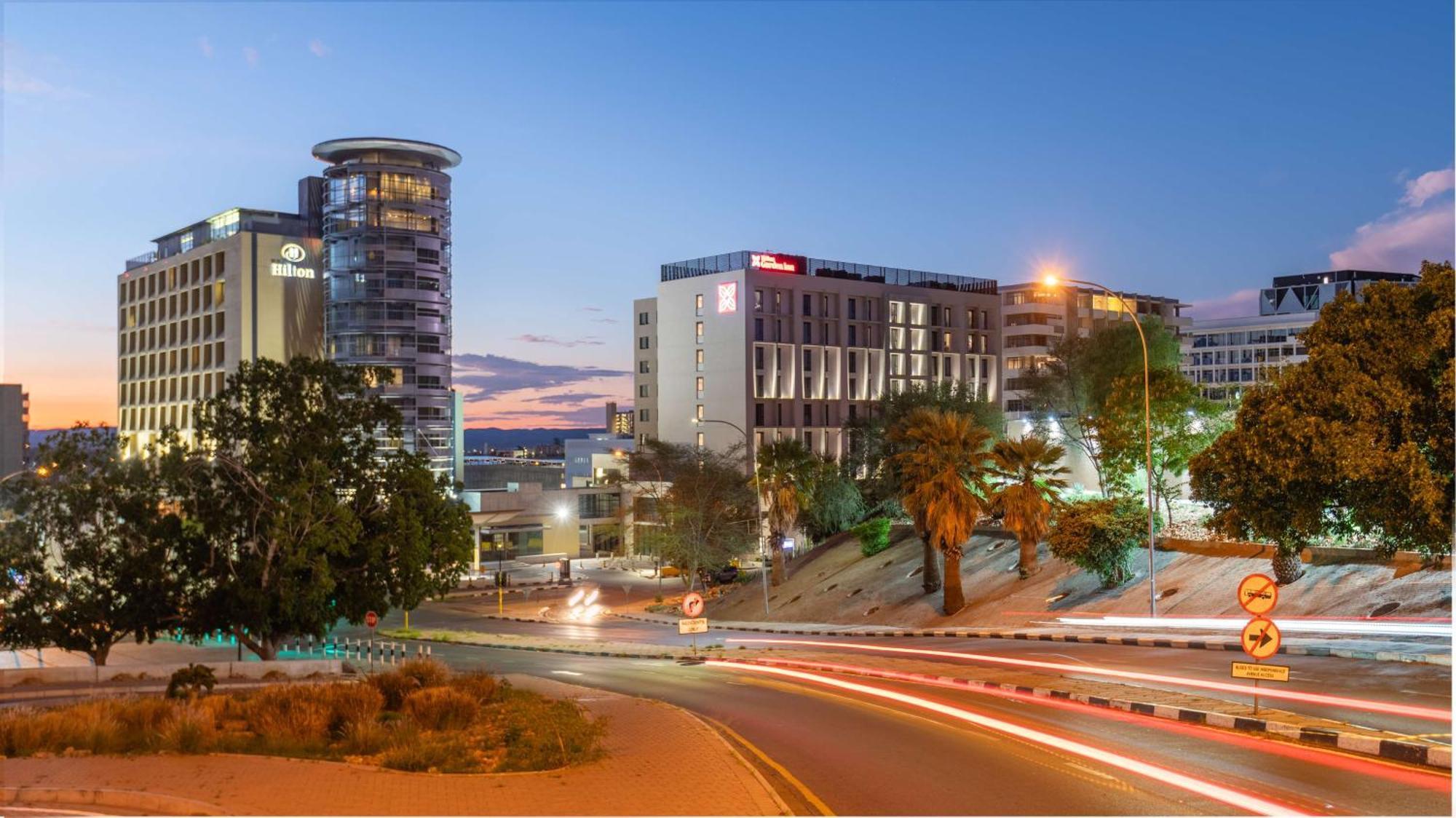 Hilton Garden Inn Windhoek Extérieur photo